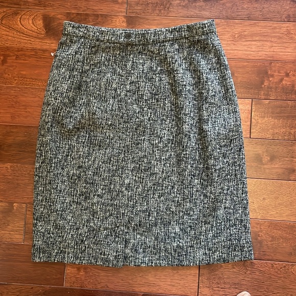 MaxMara Wool Grey Tweed Pattern Fitted Pencil Skirt 6 - Picture 5 of 7